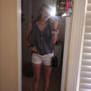 gray tank top